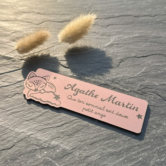 Plaque funéraire enfant avec renard endormi sur un nuage, personnalisable