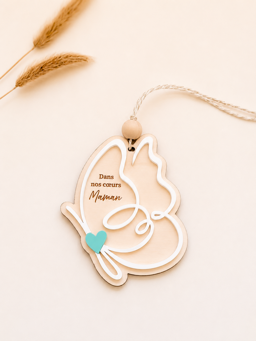 Suspension commémorative papillon avec cœur coloré personnalisable